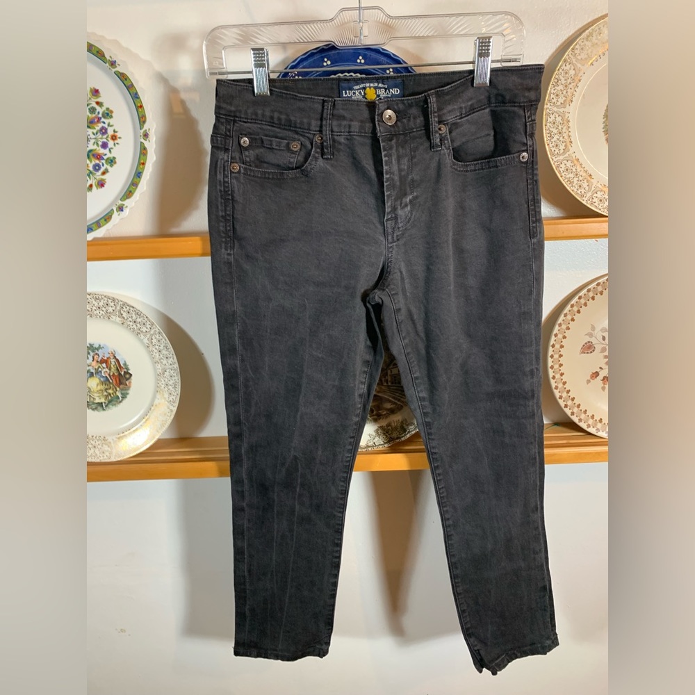 Lucky Brand Black Sweet’n Straight Jeans. 4/27